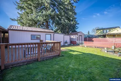 395 Berry St, Lebanon, OR 97355 - Photo 29