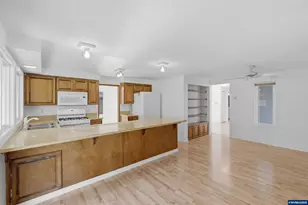 1062 33rd Ave SW, Albany, OR 97321 - Photo 13