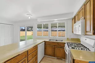 1062 33rd Ave SW, Albany, OR 97321 - Photo 15