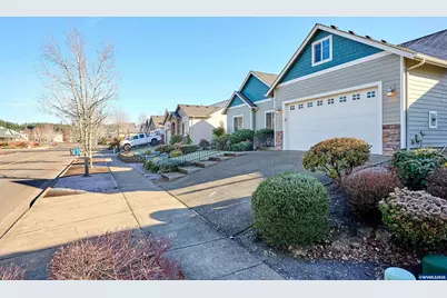 918 Pioneer Dr, Silverton, OR 97381 - Photo 29