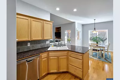 918 Pioneer Dr, Silverton, OR 97381 - Photo 9