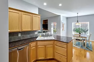 918 Pioneer Dr, Silverton, OR 97381 - Photo 9