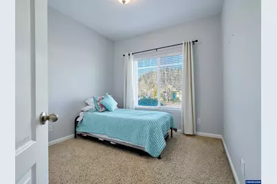918 Pioneer Dr, Silverton, OR 97381 - Photo 23