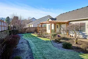 918 Pioneer Dr, Silverton, OR 97381 - Photo 33