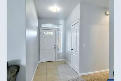 918 Pioneer Dr, Silverton, OR 97381 - Photo 3