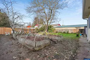 2055 Summer St SE, Salem, OR 97302 - Photo 39