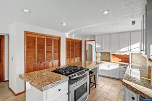 1755 NW Lewisburg Ave, Corvallis, OR 97330 - Photo 13