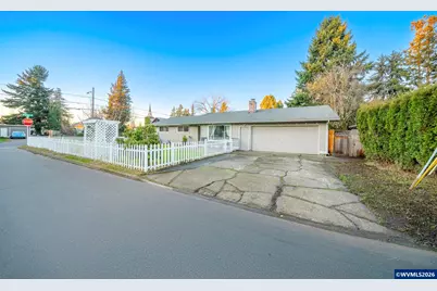 821 Johnson St, Woodburn, OR 97071 - Photo 3