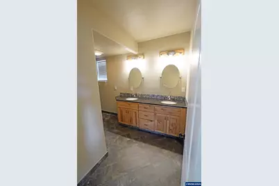 2305 Mosswood Ct S, Salem, OR 97306 - Photo 17