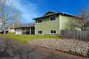 2305 Mosswood Ct S, Salem, OR 97306 - Photo 3