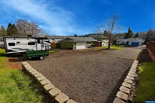 2305 Mosswood Ct S, Salem, OR 97306 - Photo 3