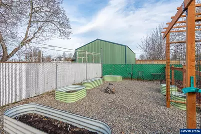 586 45th Pl NE, Salem, OR 97301 - Photo 35