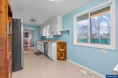 586 45th Pl NE, Salem, OR 97301 - Photo 15