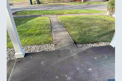 766 20th St NE, Salem, OR 97301 - Photo 3