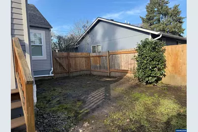 766 20th St NE, Salem, OR 97301 - Photo 33