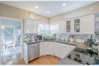 925 Scepter Ct NE, Salem, OR 97301 - Photo 11