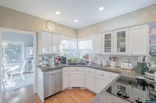 925 Scepter Ct NE, Salem, OR 97301 - Photo 11