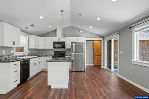 995 985 Garnet St NE, Salem, OR 97301 - Photo 33