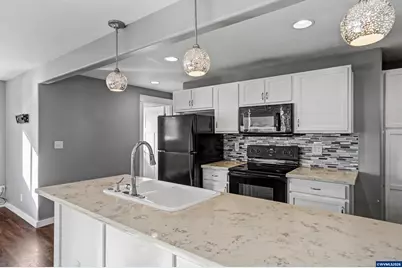 995 985 Garnet St NE, Salem, OR 97301 - Photo 7