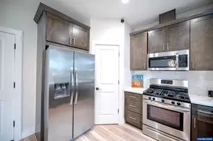 474 Browning Ave SE, Salem, OR 97302 - Photo 9