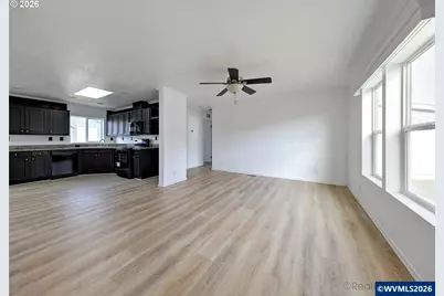 2020 S 12th St, Lebanon, OR 97355 - Photo 3