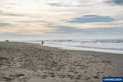 1109 SW 15th St, Lincoln City, OR 97367 - Photo 39