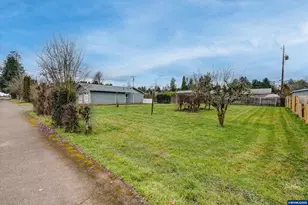 680 SW 53rd St, Corvallis, OR 97333 - Photo 3