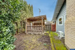 680 SW 53rd St, Corvallis, OR 97333 - Photo 9