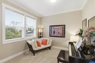 527 Grandover Ave SE, Salem, OR 97306 - Photo 5