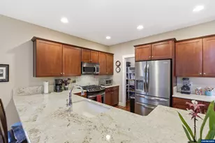 527 Grandover Ave SE, Salem, OR 97306 - Photo 13