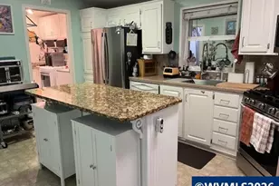 642 Royalty Cir NE, Salem, OR 97301 - Photo 7