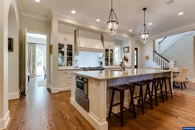 2628 Edgewater Dr, Eugene, OR 97401 - Photo 9