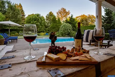 2628 Edgewater Dr, Eugene, OR 97401 - Photo 39