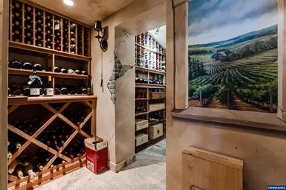 2628 Edgewater Dr, Eugene, OR 97401 - Photo 25