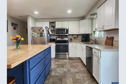 5239 Springhill Dr NE, Albany, OR 97321 - Photo 3