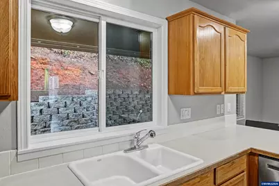 6049 Fircrest St SE, Salem, OR 97306 - Photo 15