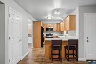 6049 Fircrest St SE, Salem, OR 97306 - Photo 11