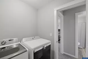 544 Walker Rd, Lebanon, OR 97355 - Photo 27