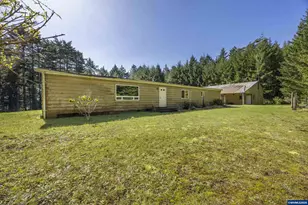 533 N Bayview Rd, Waldport, OR 97394 - Photo 11