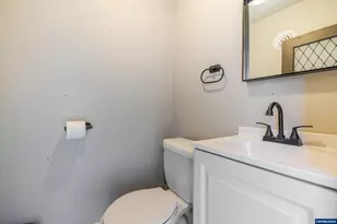 210 19th St SE, Salem, OR 97301 - Photo 25