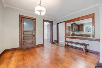 210 19th St SE, Salem, OR 97301 - Photo 9