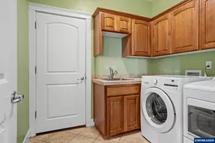 5685 Crossler Ct, Salem, OR 97306 - Photo 23