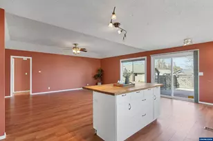 1694 Sunrise Cir NW, Salem, OR 97304 - Photo 17