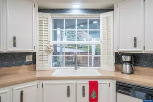 2120 Robins Ln SE, Salem, OR 97306 - Photo 13