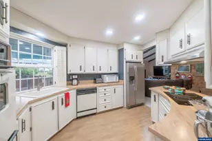 2120 Robins Ln SE, Salem, OR 97306 - Photo 11