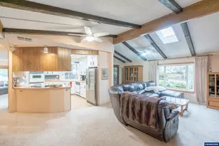 2120 Robins Ln SE, Salem, OR 97306 - Photo 19