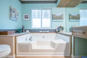 2120 Robins Ln SE, Salem, OR 97306 - Photo 39