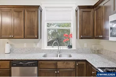 323 Lydia Ln, Lebanon, OR 97355 - Photo 15