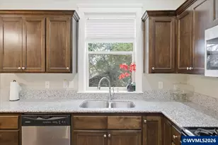 323 Lydia Ln, Lebanon, OR 97355 - Photo 15