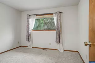 4504 Century Dr S, Salem, OR 97302 - Photo 33